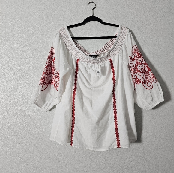 Off-Shoulder White Top with Red Embroidery Sz 18/20 - Picture 2 of 10